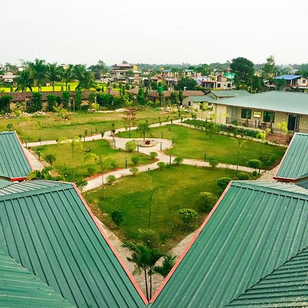Hotel Greenland Safari Sauraha Dış mekan fotoğraf