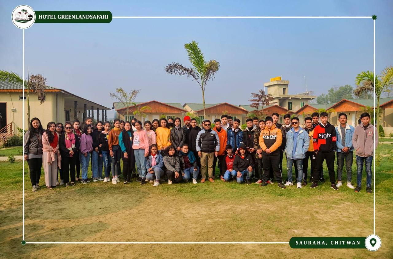 Hotel Greenland Safari Sauraha Dış mekan fotoğraf