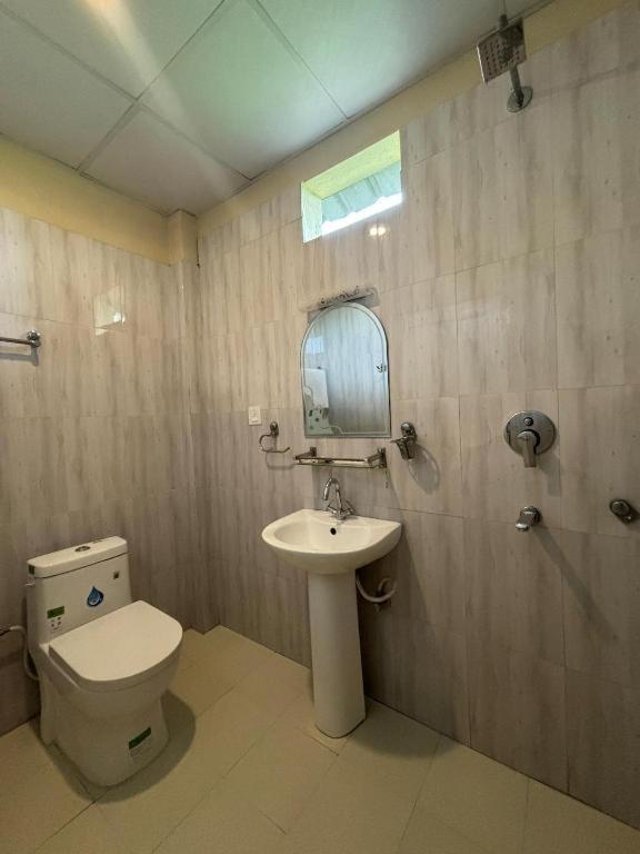 Hotel Greenland Safari Sauraha Dış mekan fotoğraf